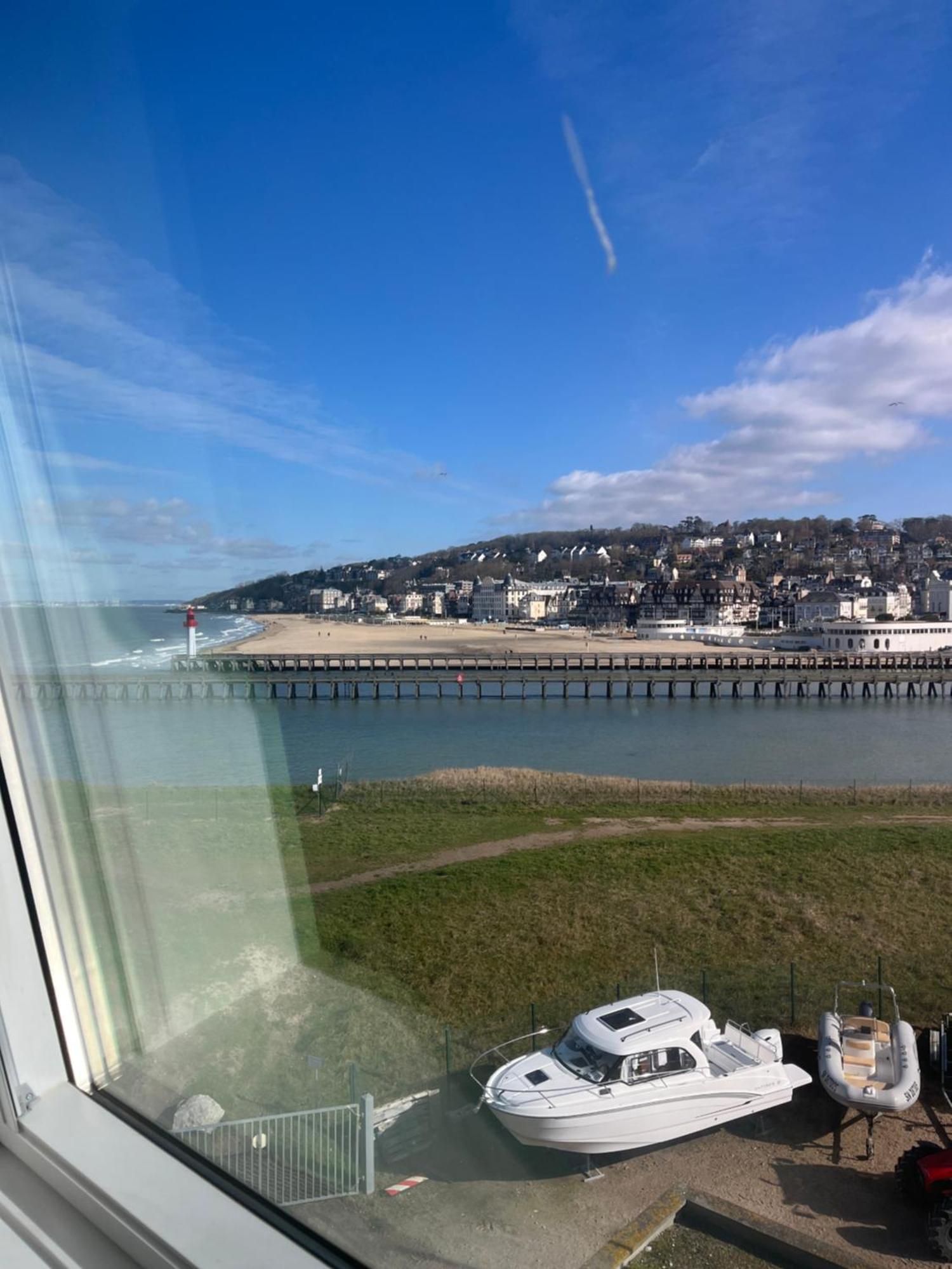 Mon Balcon Face A La Mer - Les Marinas Deauville Bagian luar foto